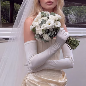 WEDDING BOUQUET W43